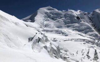 尼泊爾希姆隆峰雪崩多人失聯，戶外探險團隊：已找到兩名嚮導遺體；當地曾發天氣預警
