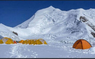 尼泊爾7000米級雪山突發雪崩 登山公司稱14名當地嚮導及後勤失聯 政府曾發預警