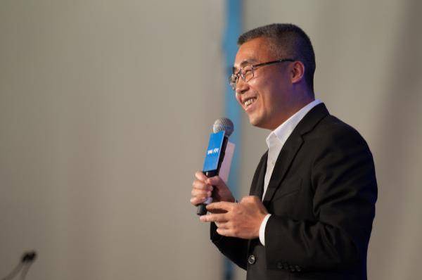 “中國默多克”擬花8億,再認一個影視圈“兄弟”