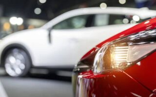中外車企兩本賬
