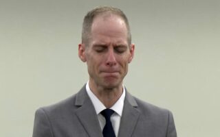 前“美国偶像”参赛者Caleb Flynn因谋杀妻子而被判有罪