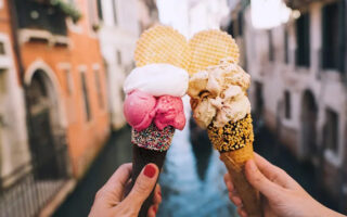 The Big Mistake Tourists Should Avoid When Eating In Italy, According To Rick Steves’ Protégé