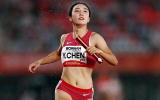 Winning three gold medals in the Asian Games, I am still a high school student when I return!