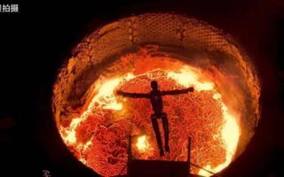 Original Terminator comes true! 1500℃ molten steel, robots line up for “cremation”