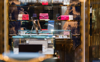 六大奢侈品巨頭年初以來市值縮水近2萬億，LVMH失血最多